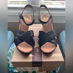 Clarks Women's Black Helio Latitude Sandal